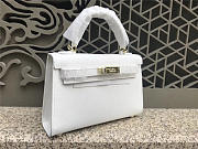 Modishbags Kelly Leather Handbag In White With Gold Hardware - 4