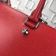 Louis Vuitton Vaneau Cuir Ecume Leather Handbag Red - 5