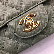Chanel Flap Bag Caviar in Green 20cm with Gold Hardware - 4