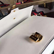 Gucci Sylvie shoulder bag in White leather 421882 - 5