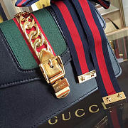 Gucci Sylvie shoulder bag in Black leather 421882 - 5