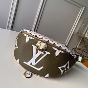 LV original BUMBAG pocket M44611 Green and khaki - 1