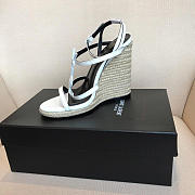 YSL-CASSANDRA logo letter clasp high heel woven leather sandals white - 3