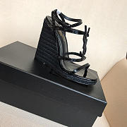 YSL-CASSANDRA logo letter clasp high heel woven leather sandals black - 4