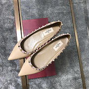 Valentino-Classic rivet single shoes  apricot - 5