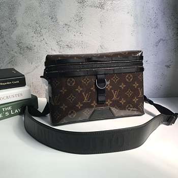 LV MESSENGER small postman bag