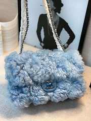 Chanel 2019 autumn and winter new style Lamb hair flip bag - 3