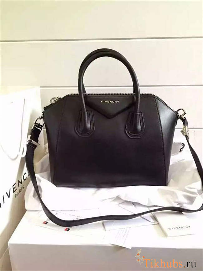 Givenchy  ANTIGONA handbag - 1