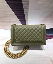 Chanel boy bag Green with Gold hardware - 5