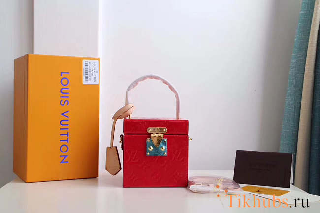 lv cosmetic bag red - 1