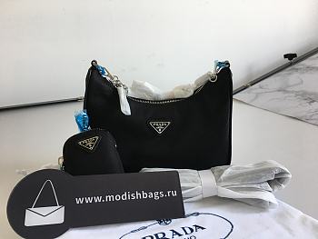 Prada Re-Edition 2005 nylon shoulder bag