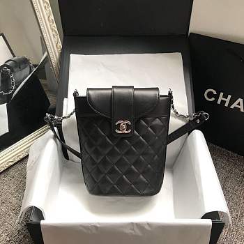 Chanel shoulder bag black with sliver hardware