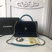 Chanel handbag in dark blue with fur - 1