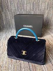 Chanel handbag in dark blue with fur - 2