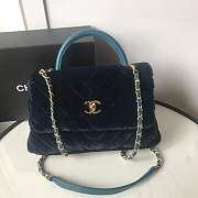 Chanel handbag in dark blue with fur - 4