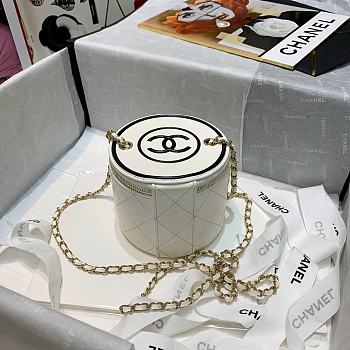 Spot Chanel Mini White 82088 Size 9x10x10 cm