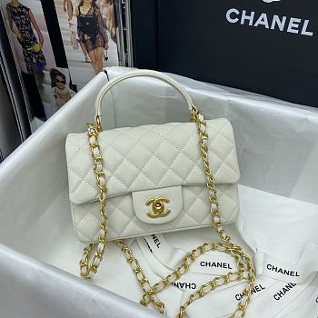 Chanel Classic 610 White Size 20x14x7 cm