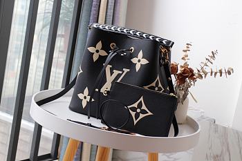 LV Crafty NeoNoe MM Black 26cm M56888 Size 26x26x17.5 cm