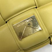 Bottega Venetα CHAIN CASSETTE Yellow 44048 Size 26*18*8cm - 5