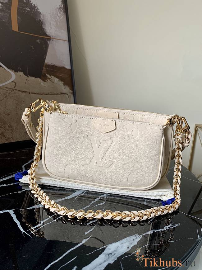 Multi Pochette Accessoires Giant Monogram Creme Leather M80447 Size 25x14.5x4.5 - 1