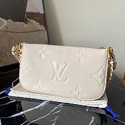 Multi Pochette Accessoires Giant Monogram Creme Leather M80447 Size 25x14.5x4.5 - 5