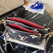 Multi Pochette Accessoires Giant Monogram Bicolor Leather M80447 Size 25x14.5x4.5 - 2