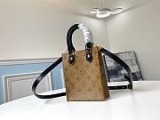 LV-Presbyopia ONTHEGO Mini Handbag M69846 Size 17x14x5.5 cm - 1