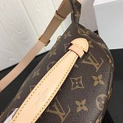 Louis Vuitton Bumbag Monogram M43644 Size 37x14x13 cm - 4