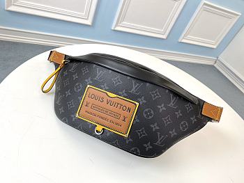 LV DISCOVERY BUMBAG M45220 Size 37x14x13 cm