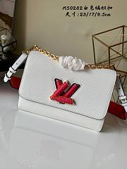 LV TWIST MM Medium Handbag White M57666 Size 23x17x9.5 cm - 1