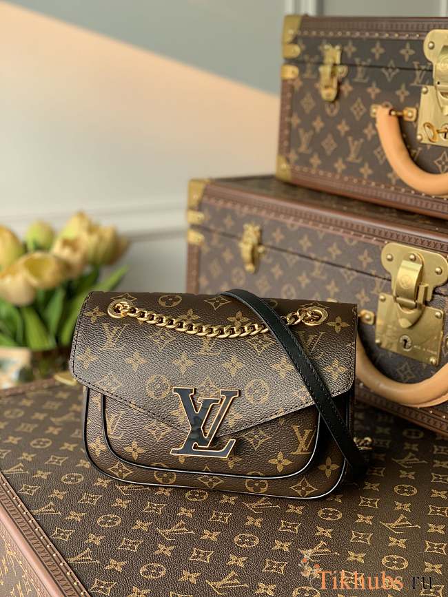 LV Passy handbag in Monogram canvas M45592 22x17x10 CM - 1