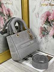 Dior Medium Lady D-Lite Handbag Gray Gold Buckle M0565 Size 24x20x11 cm - 6