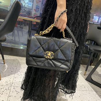Chanel Lingge Tofu Bag Black AS1160 Size 26 x 9 x 16 cm