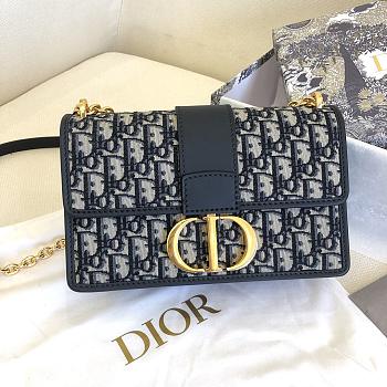 Dior 30 Montaigne Bag Size 25