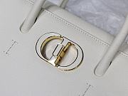 Dior St Honoré White Enamel Button M8012 Size 25x19x12 cm - 5