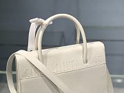 Dior 30 Montaigne St Honoré Grained Calfskin White Size 30 cm - 4