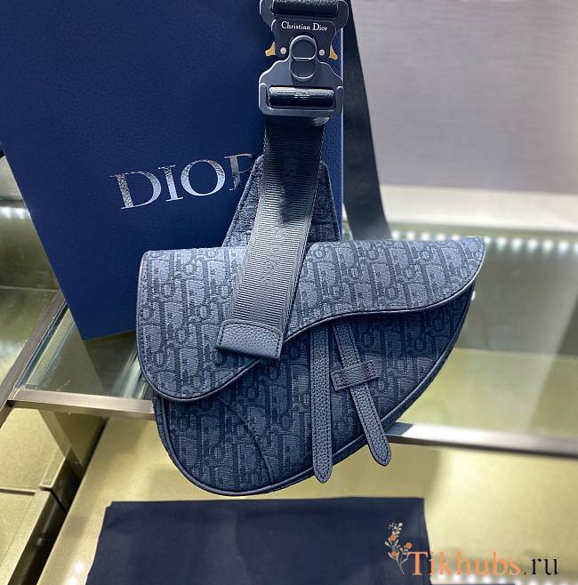 Dior Saddle Bag (Couple Style) Latest Fabric 093 Size 20x28.6x5 cm - 1