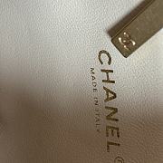 Chanel Crumpled Lambskin Mini Hobo Bag Beige Size 15x12.5x18 Cm - 2