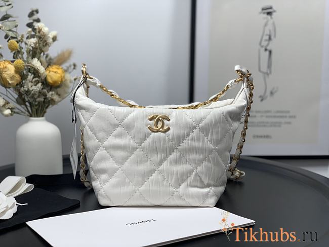 Chanel Crumpled Lambskin Mini Hobo Bag White Size 15x12.5x18 Cm - 1