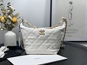 Chanel Crumpled Lambskin Mini Hobo Bag White Size 15x12.5x18 Cm - 1