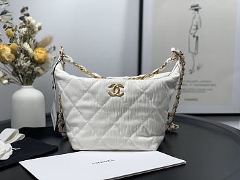Chanel Crumpled Lambskin Mini Hobo Bag White Size 15x12.5x18 Cm