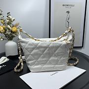 Chanel Crumpled Lambskin Mini Hobo Bag White Size 15x12.5x18 Cm - 4