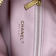 Chanel Crumpled Lambskin Mini Hobo Bag Pink Size 15x12.5x18 Cm - 2