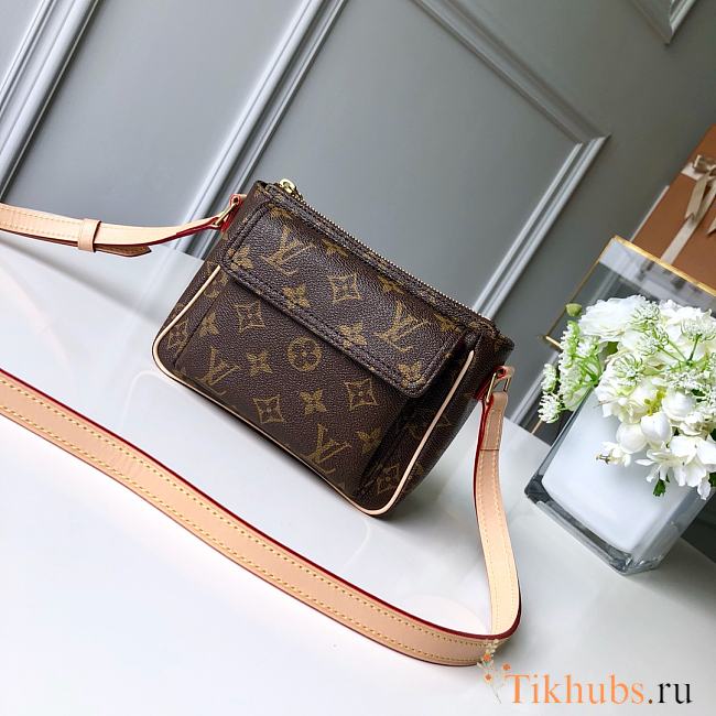 LV Medieval Small Square Bag M51165 Size 17x13x9 cm - 1