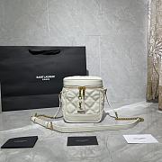 YSL 80's Vanity Bag In Carré-Quilted White 649779 Size 14.5 X 16.5 X 9 cm - 1