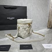 YSL 80's Vanity Bag In Carré-Quilted White 649779 Size 14.5 X 16.5 X 9 cm - 2