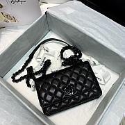 Chanel Classic Flap Bag Black 81059 19 cm - 4