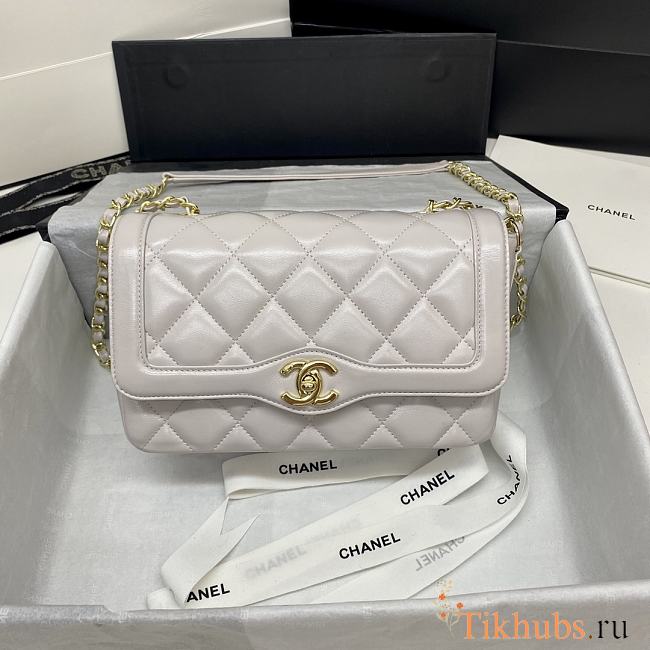 Chanel Flap Bag Smooth Leather White AS2058 Size 23x15x7.5 cm - 1