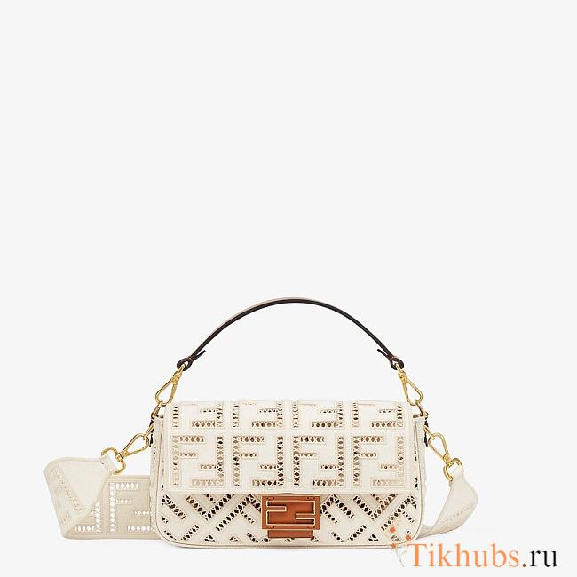 FENDI BAGUETTE White Canvas Bag With Embroidery White Size 27 - 1