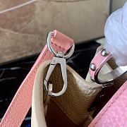 LV Capucines Small Handbag Apricot M55910 Size 27 x 21 x 10 cm - 6